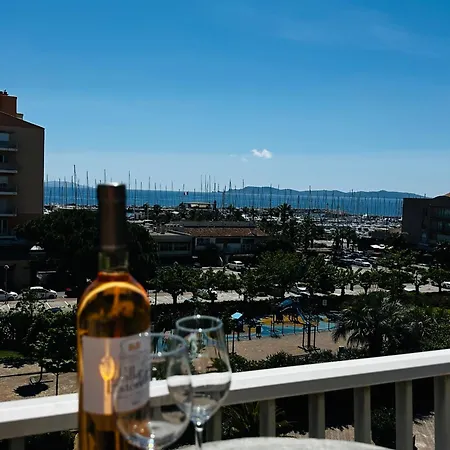 Daire La Marine' Hyères